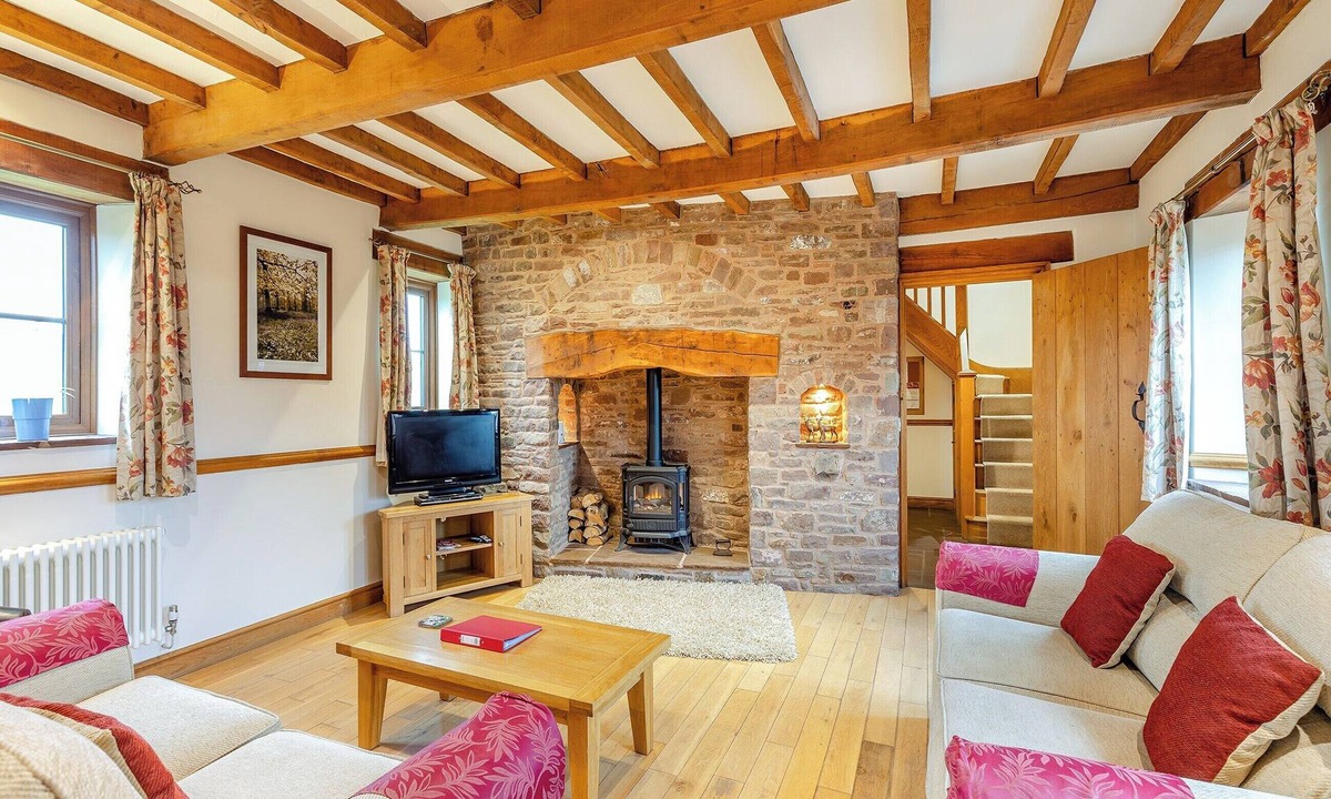 Lydney Cottage | 2 bedroom accommodation in Lydney