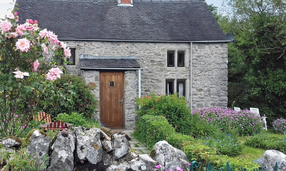 Matlock Cottage | 2 bedroom accommodation in Aldwark, near Matlock