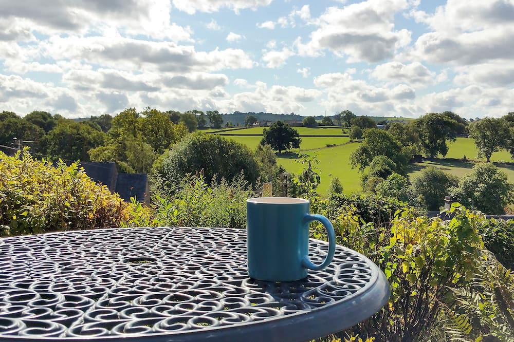 Birchover Cottage | 2 bedroom accommodation in Birchover, near Matlock