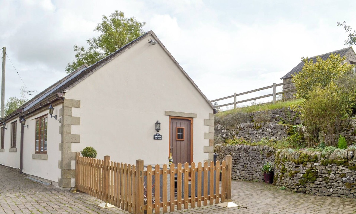 Matlock Cottage | 2 bedroom accommodation in Longcliffe, near Ashbourne