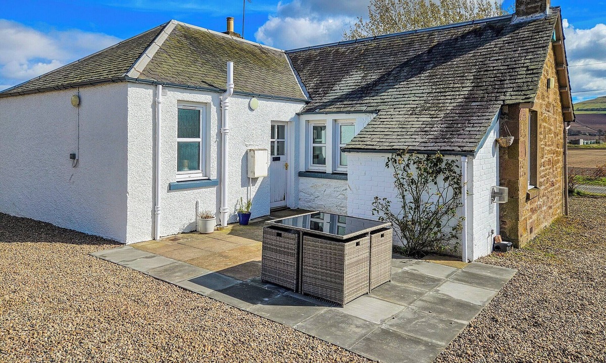 Murthill Cottage | 2 bedroom accommodation in Meigle