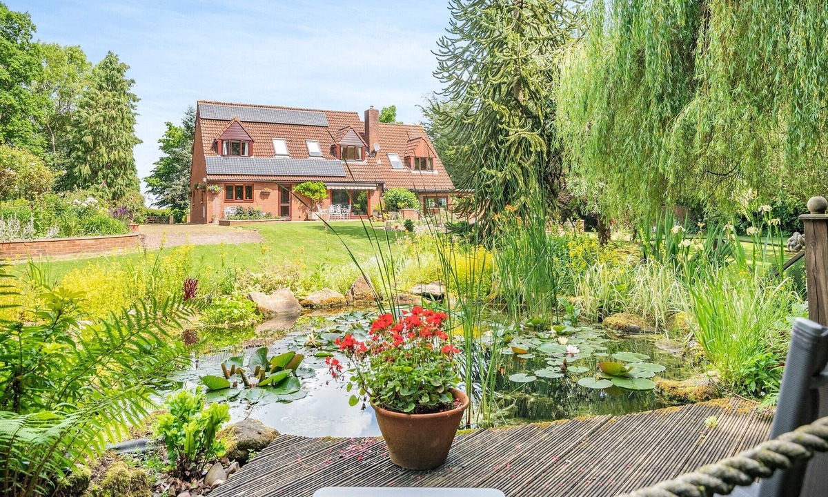 Newent Cottage | 2 bedroom accommodation in Newent