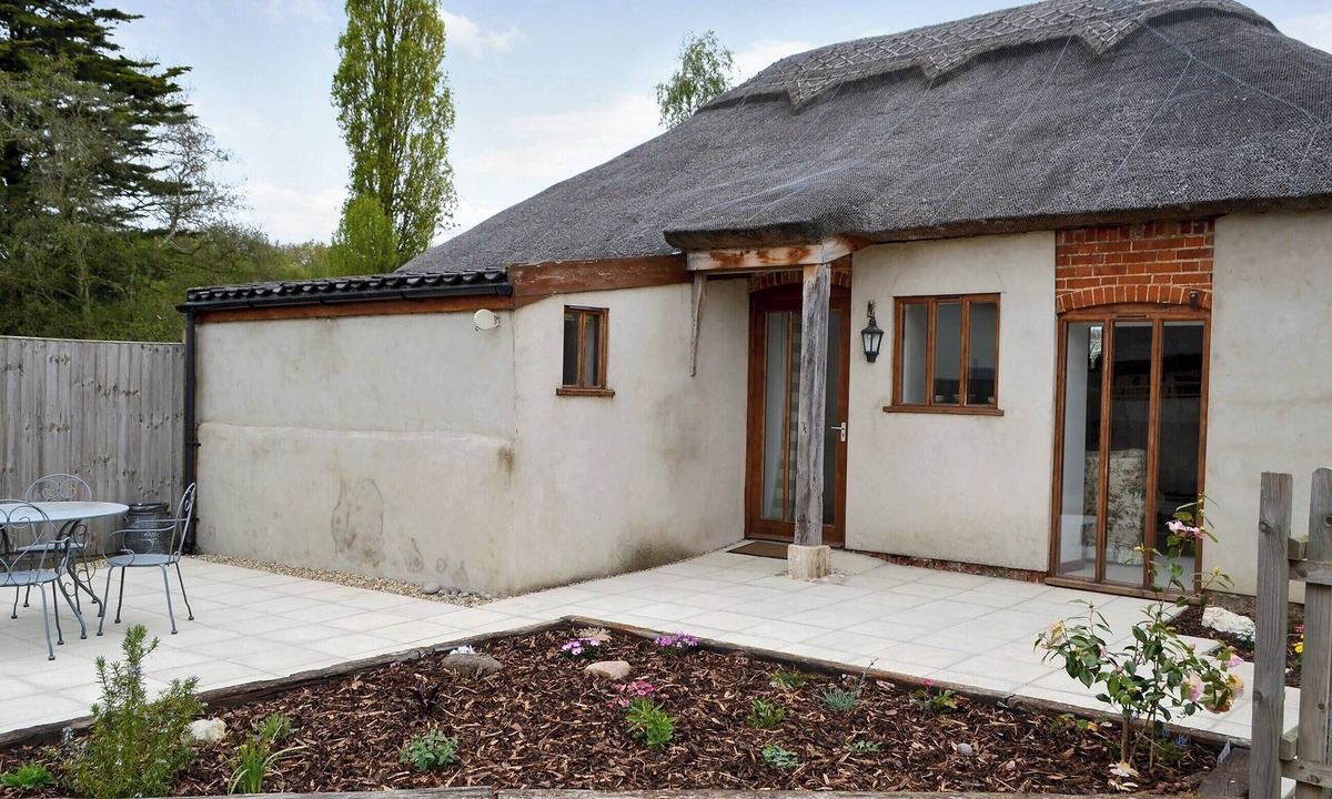Norwich Cottage | 2 bedroom accommodation in Blofield, near Norwich