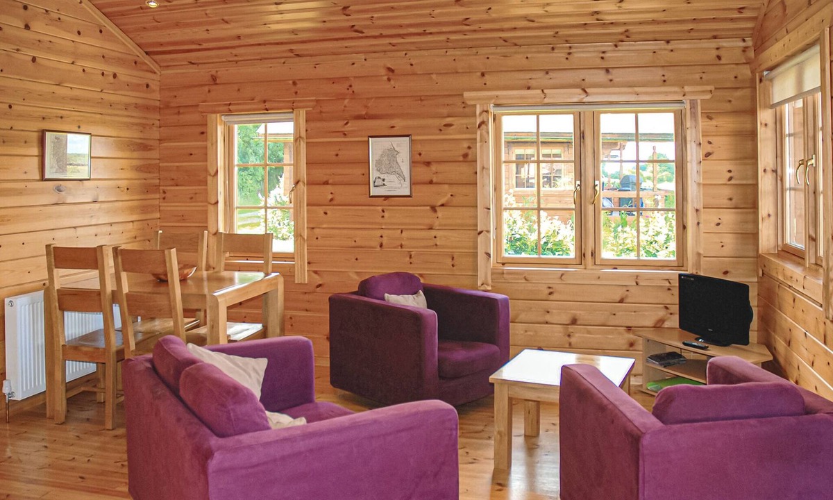 Ryther Ski Chalet | 2 bedroom accommodation in Stillingfleet, York