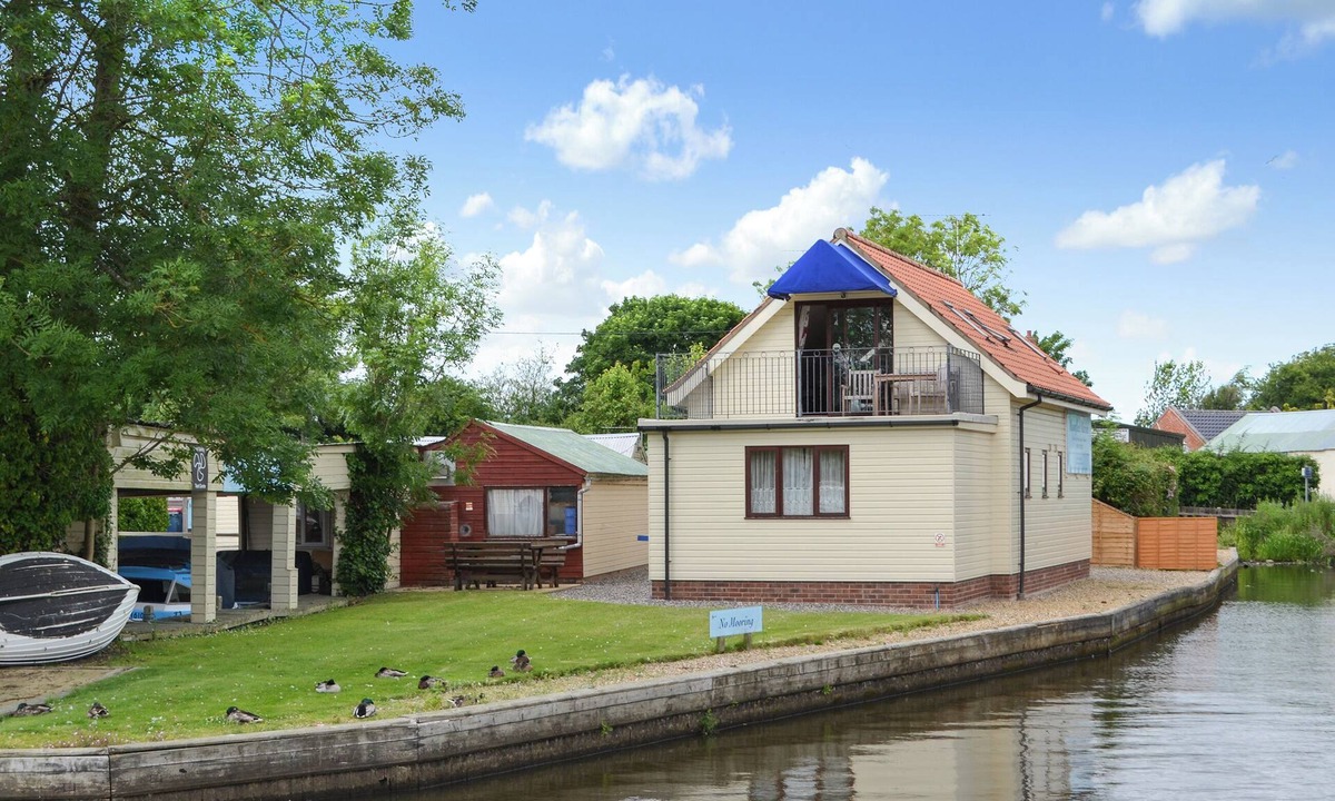 Stalham Cottage | 2 bedroom accommodation in Stalham