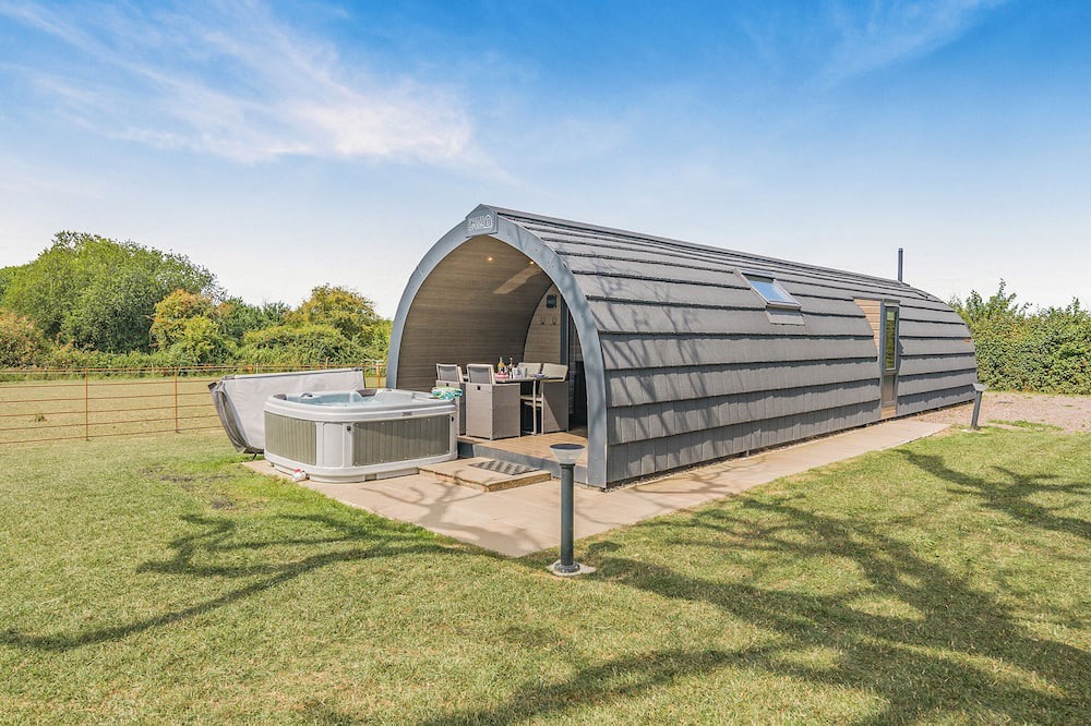 Blackford Ski Chalet | 2 bedroom accommodation in Yeovil