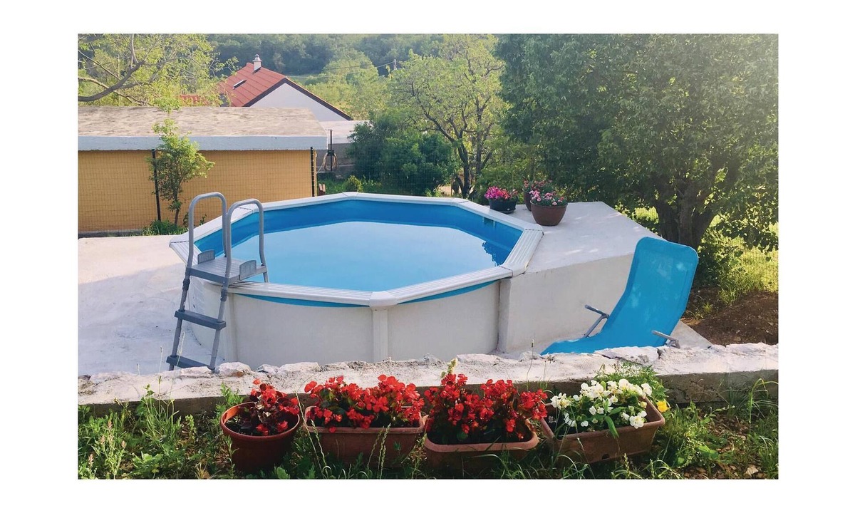 Praputnjak House | 2 bedroom accommodation in Krasica