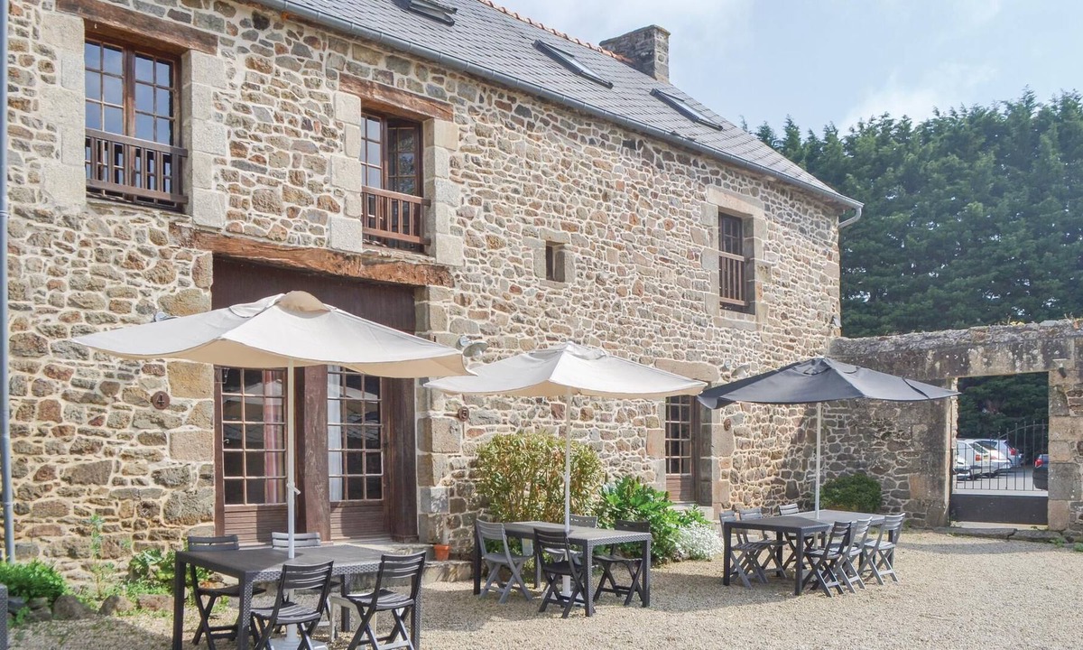 Taden House | 2 bedroom accommodation in Taden