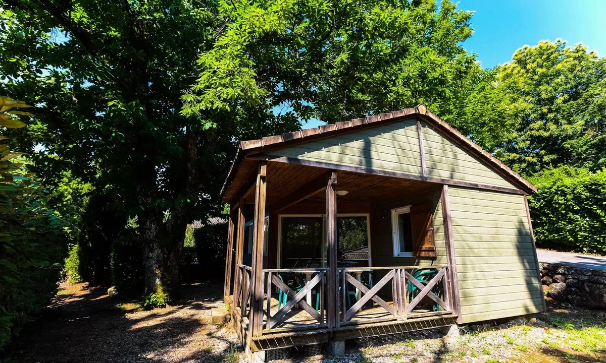 Ribes Ski Chalet | 2-bedroom air-conditioned Chalet Rêve sleeps 5