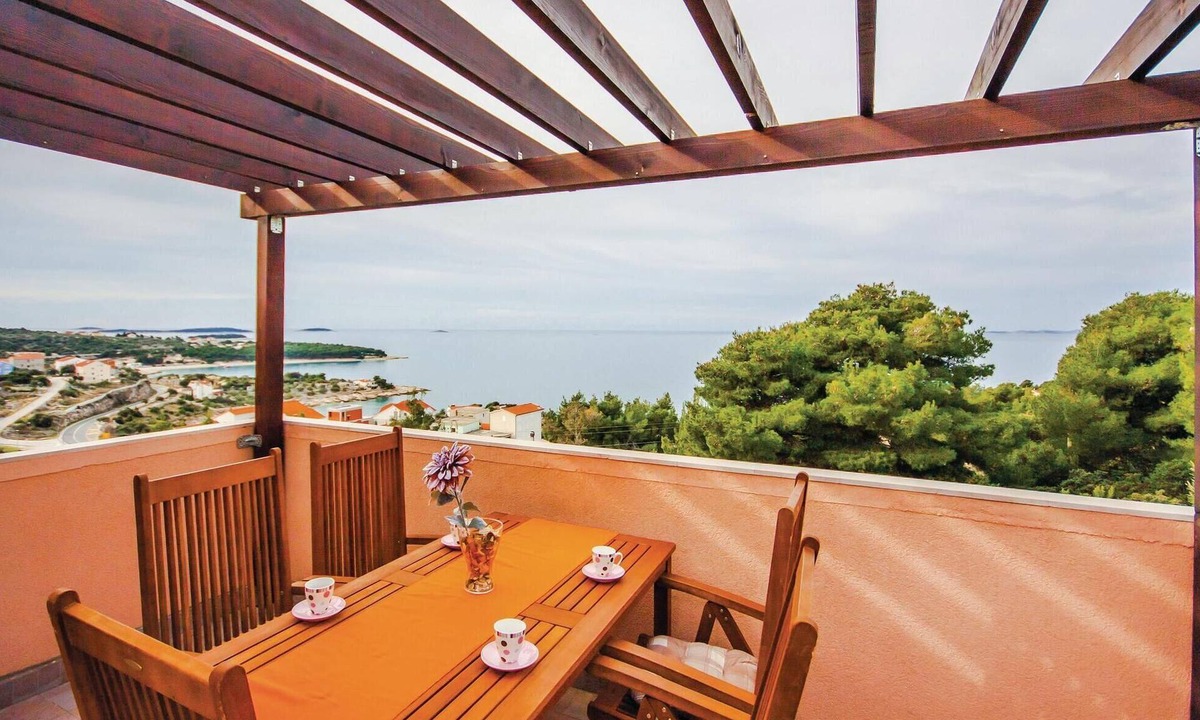 Primosten Burnji Apartment | 2 bedroom amazing apartment in Dolac