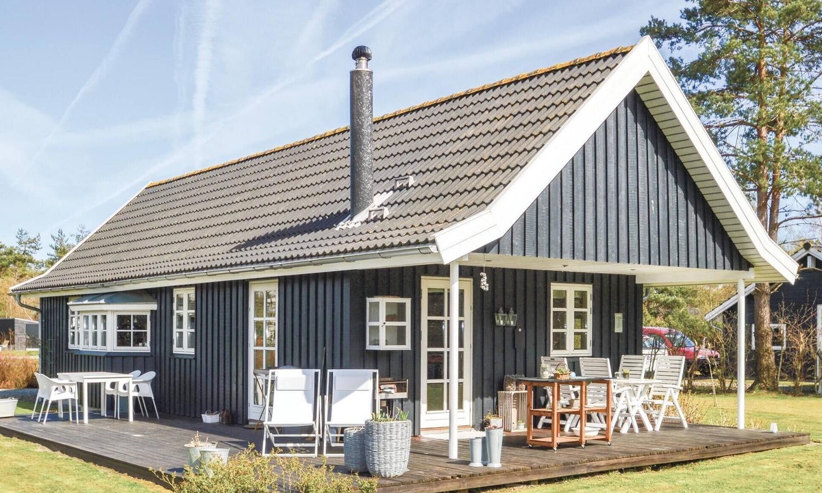 Marielyst House | 2 bedroom amazing home in Væggerløse