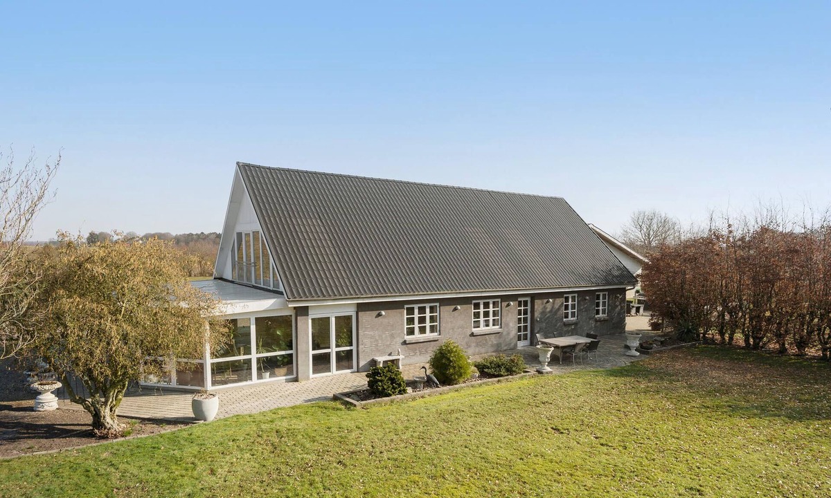Give House | 2 bedroom amazing home in Grindsted