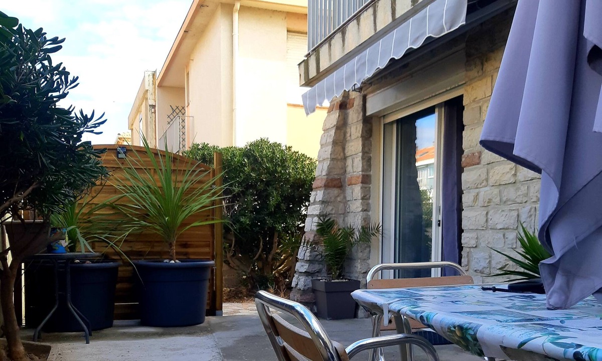 Palavas-les-Flots Apartment | 2-bedroom apartment with terrace and parking, air conditioning