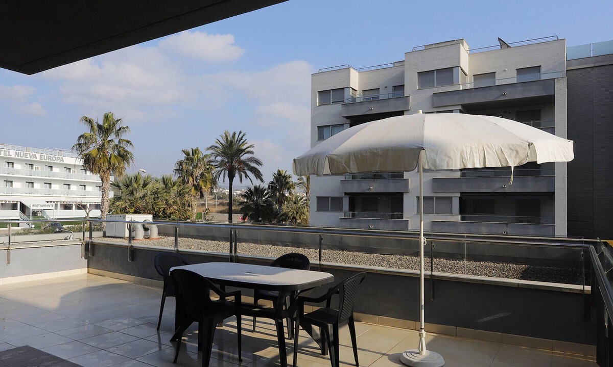 Torredembarra Apartment | 2-Bedroom Apartment with Terrace - Beach 250m - AC & Parking