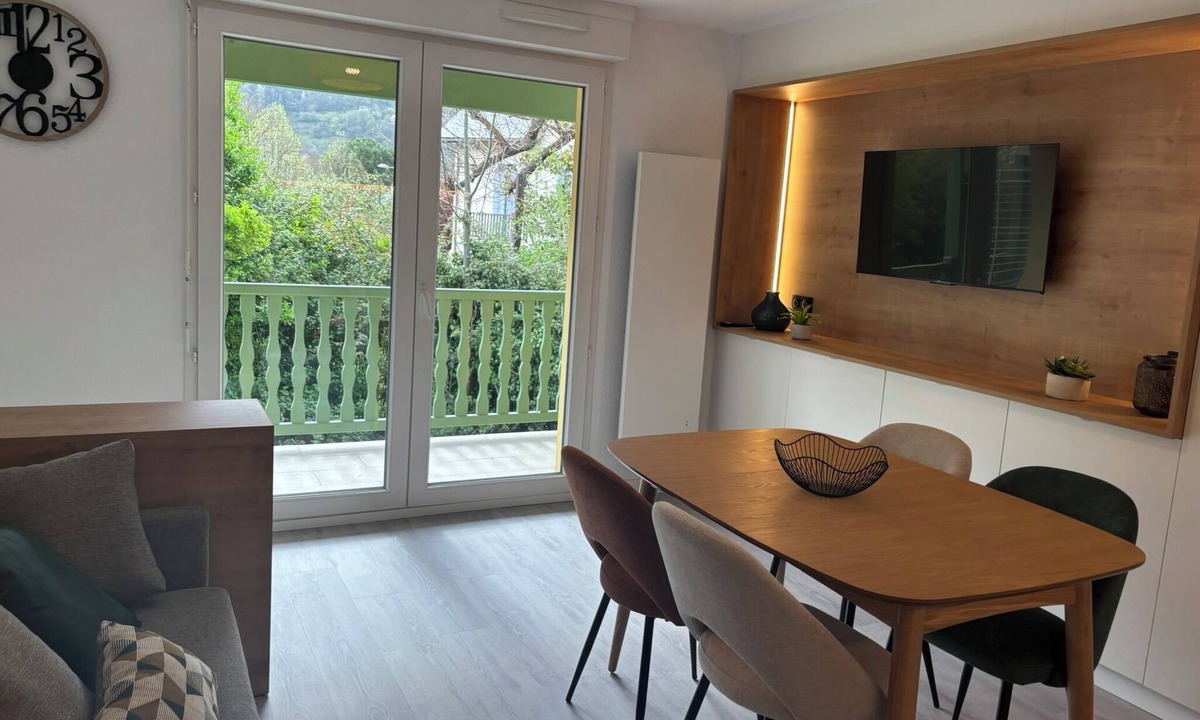 Esquieze-Sere Apartment | 2-bedroom apartment 6 people with balcony Luz Saint Sauveur quiet residence