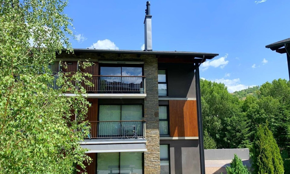Saillagouse Apartment | 2-bedroom Apartment, 5 guests. Views, Fireplace, Heated swimming pool