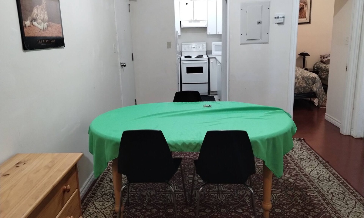 Oshawa Apartment | 2 BEDROOM APARTMENT, bright and peacefull for a pleasant stay.