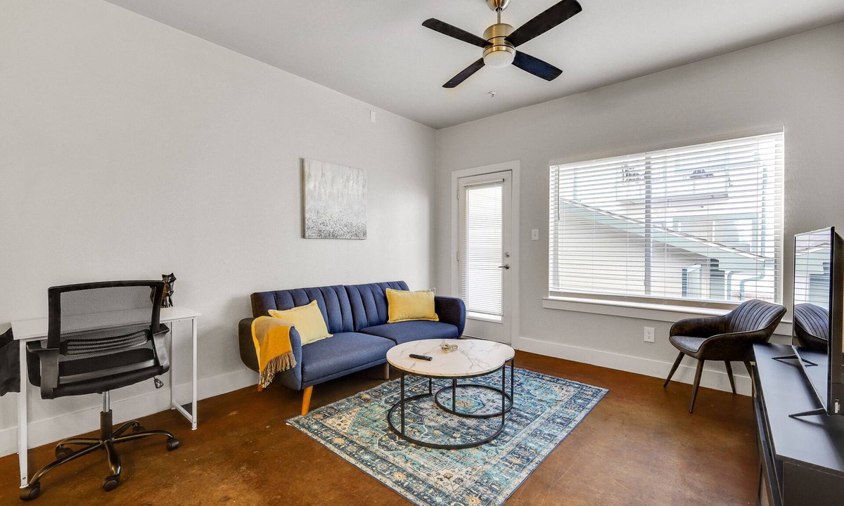 South Dallas - Fair Park Condo | 2 Bedroom Apartment Close to Downtown & Baylor Hospital