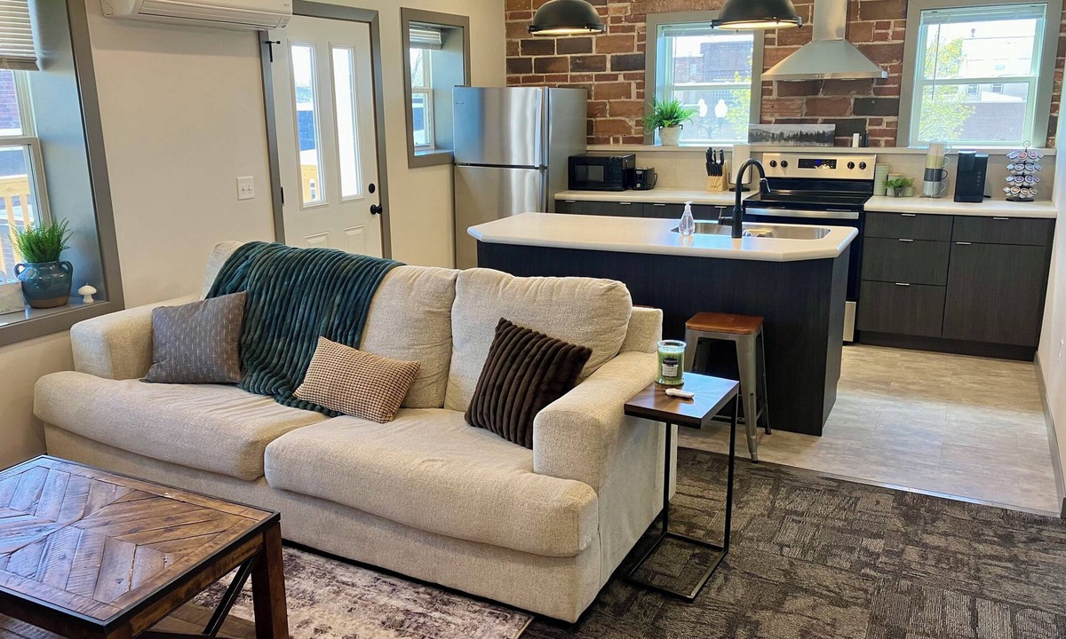 Marshall Apartment | 2 Bedroom Apartment - Downtown