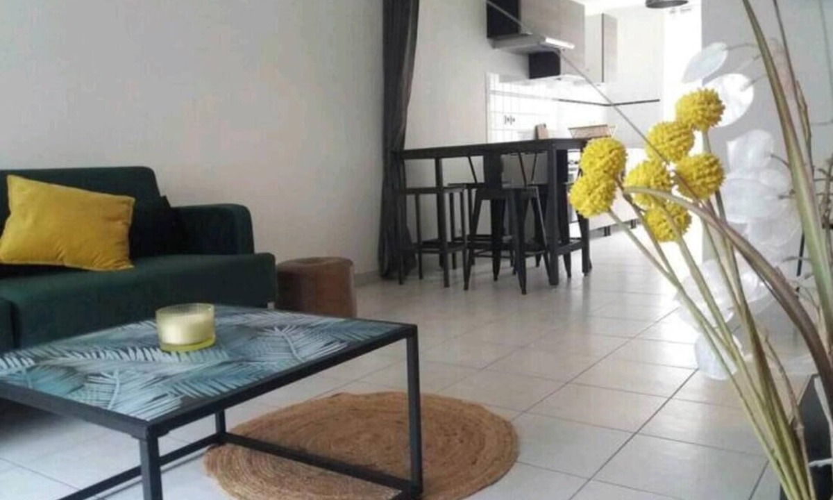 Janze Apartment | 2-bedroom apartment. Downtown, ground floor with exterior