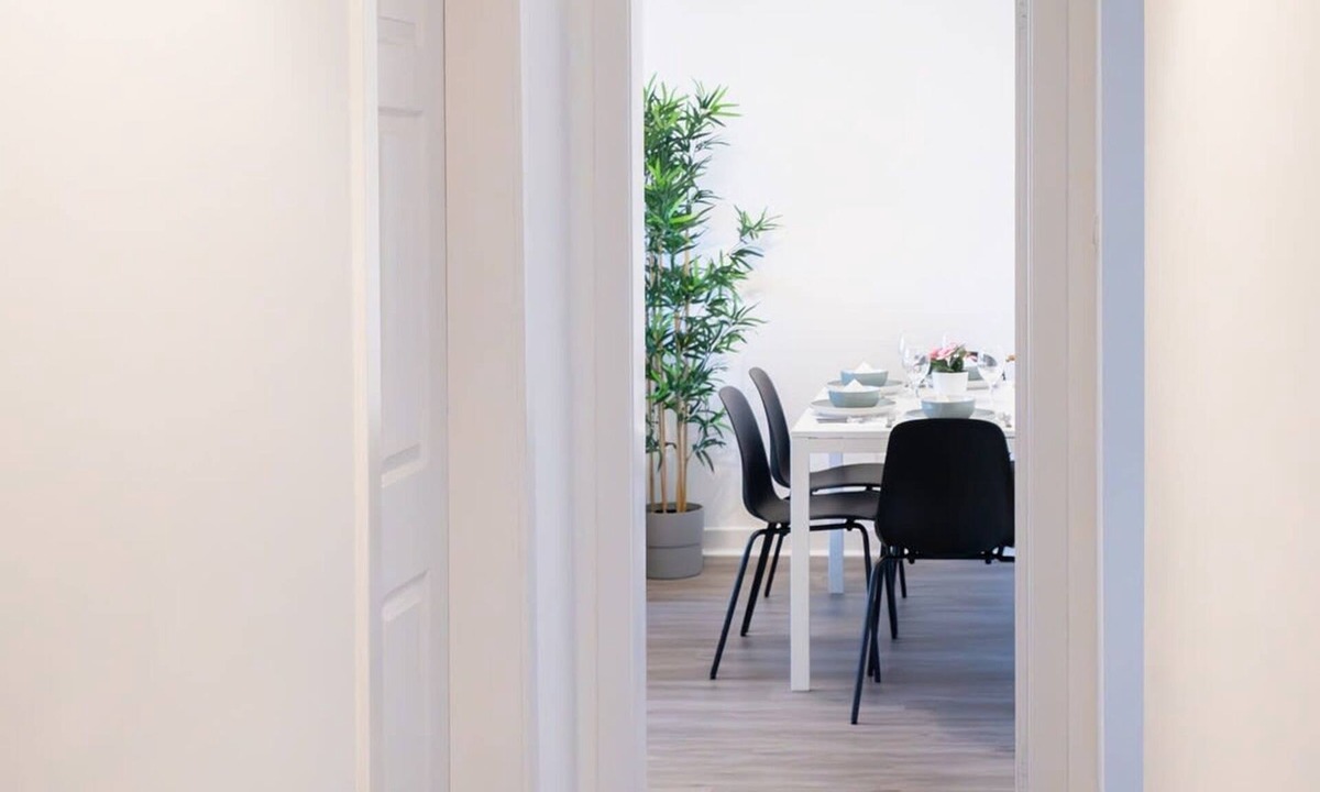 Wishaw Apartment | 2 Bedroom Apartment-free Parking