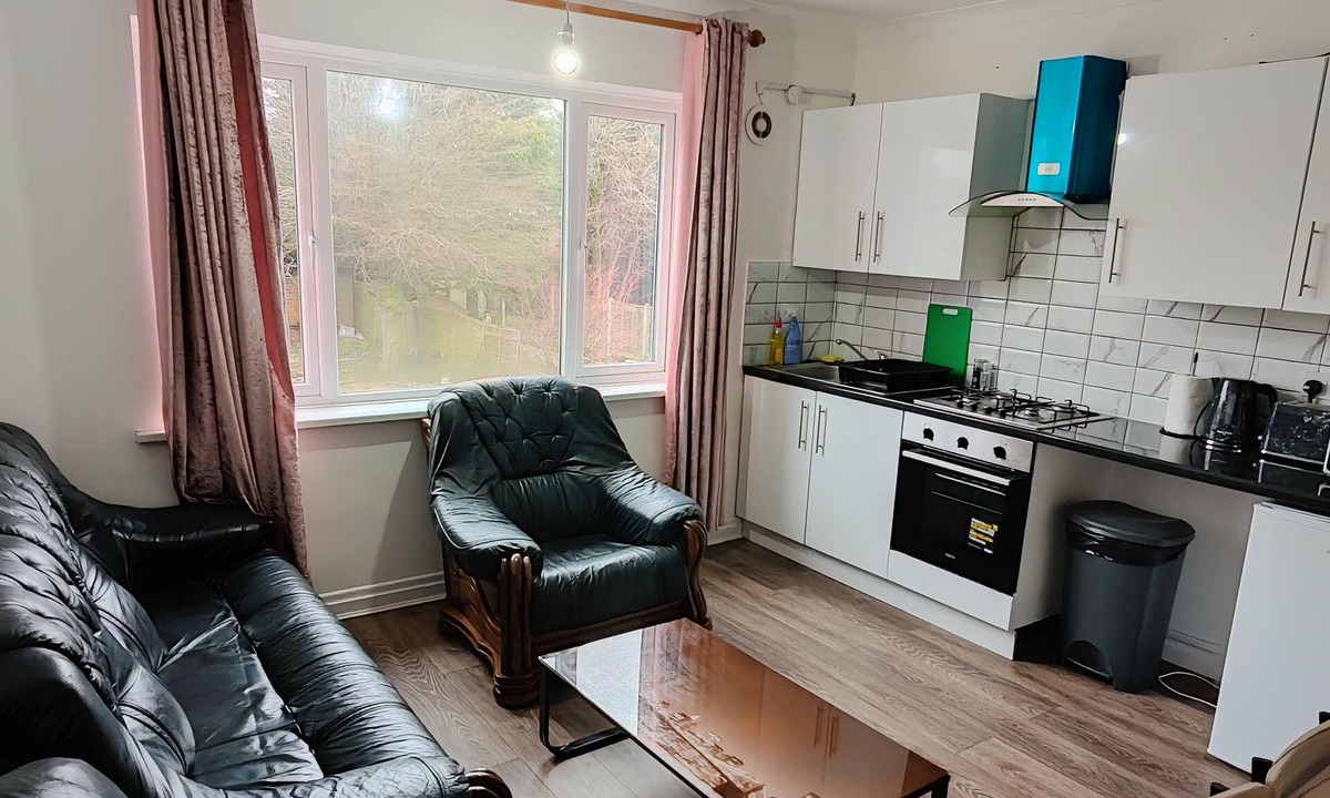 Cradley Apartment | 2 Bedroom Apartment