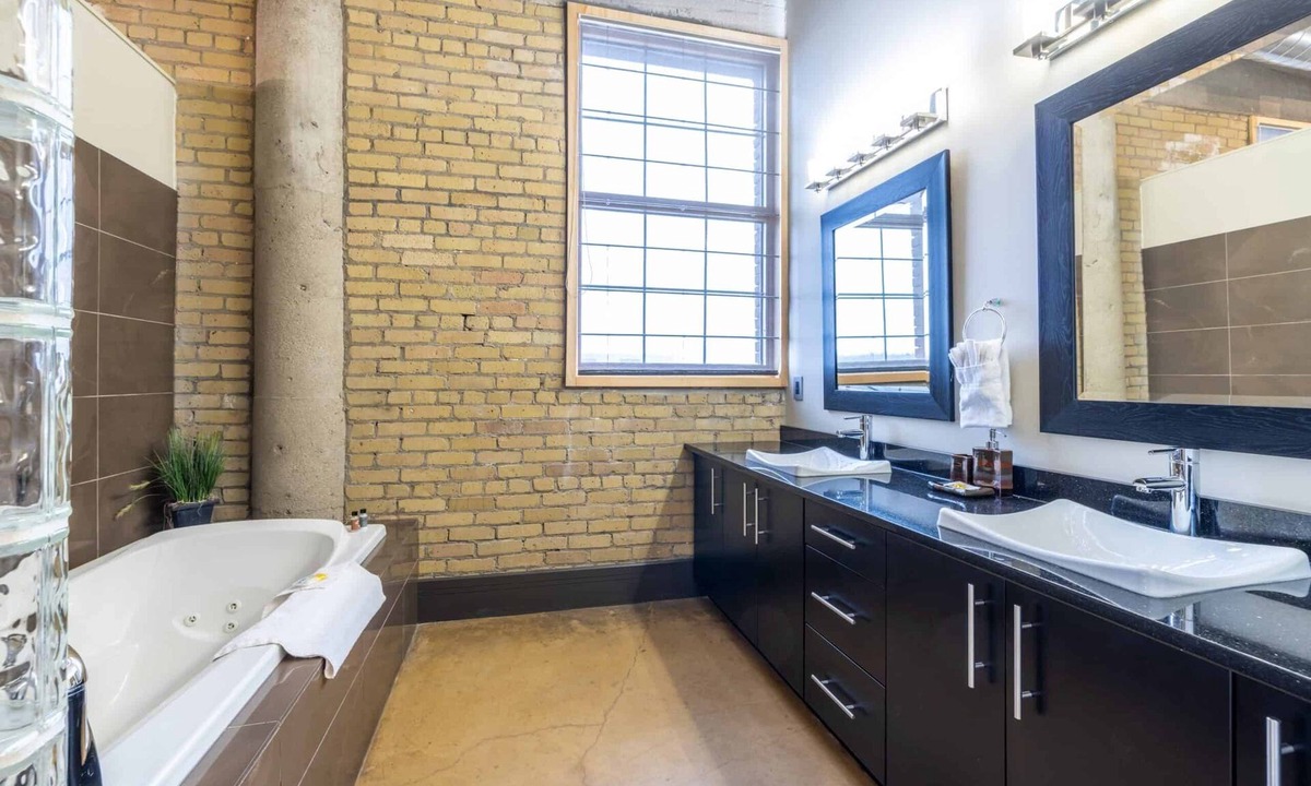 Saskatoon Downtown Apartment | 2-bedroom apartment in quaint Saskatoon with AC and complimentary gym membership