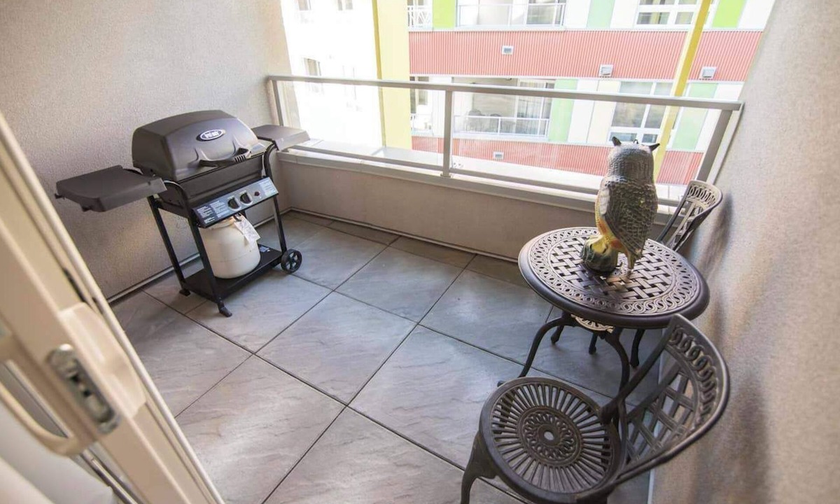 Saskatoon Downtown Apartment | 2-bedroom apartment in serene Saskatoon with cool AC and complimentary gym