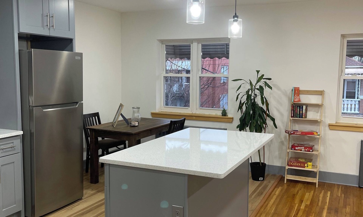 Wakefield Apartment | 2-bedroom apartment in cool Bronx with refreshing AC