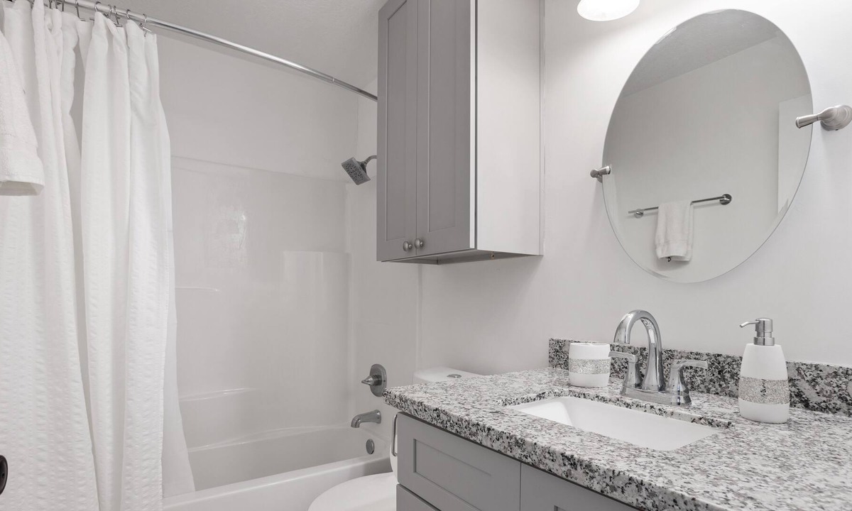 Iowa Apartment | 2 Bedroom Apartment in Iowa, La #1