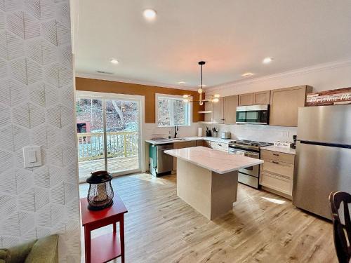 Norwalk Apartment | 2 Bedroom Apartment in SONO!