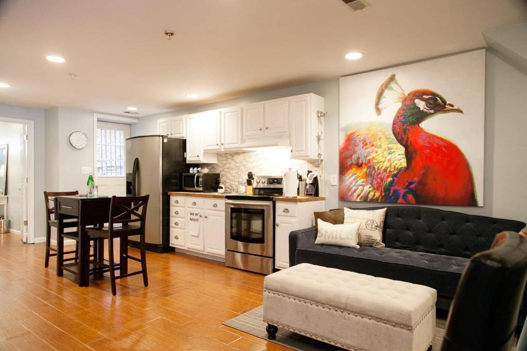 Truxton Circle Apartment | 2-bedroom Apartment in DC