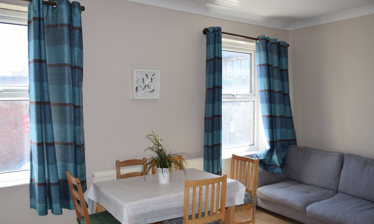 Higham Hill Apartment | 2 Bedroom apartment, London, 10 min. walk to tube, 20 min. to City ce