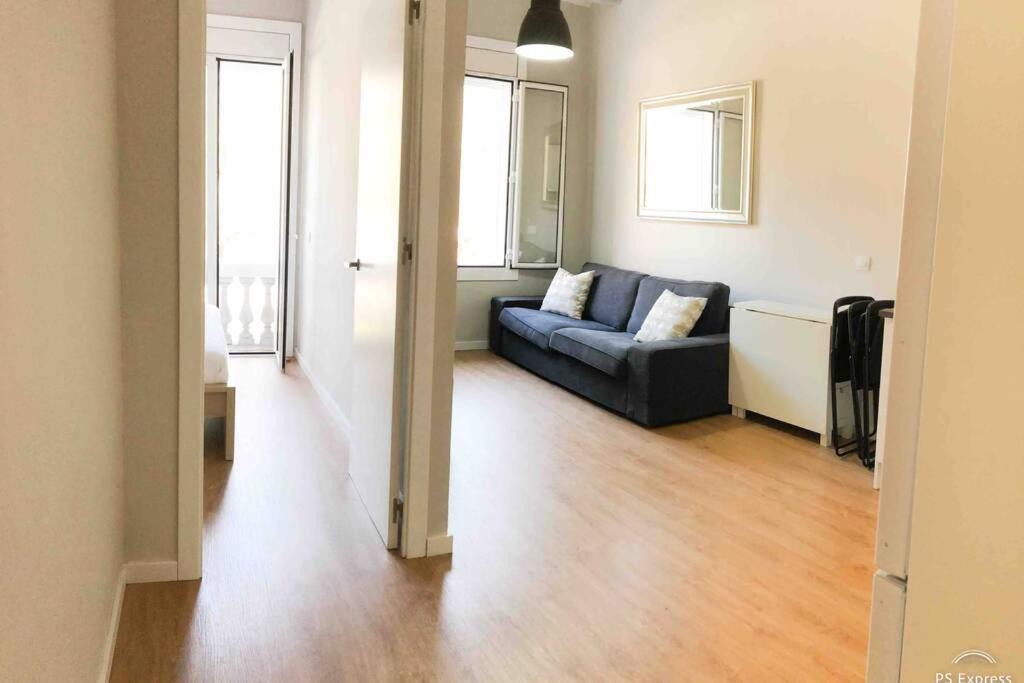 La Bordeta Apartment | 2 BEDROOM APARTMENT SANTS