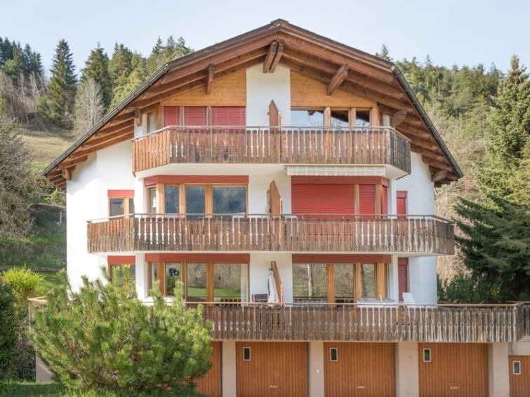 Sagogn Apartment | 2 bedroom Apartment, sleeps 6 in Sagogn with WiFi