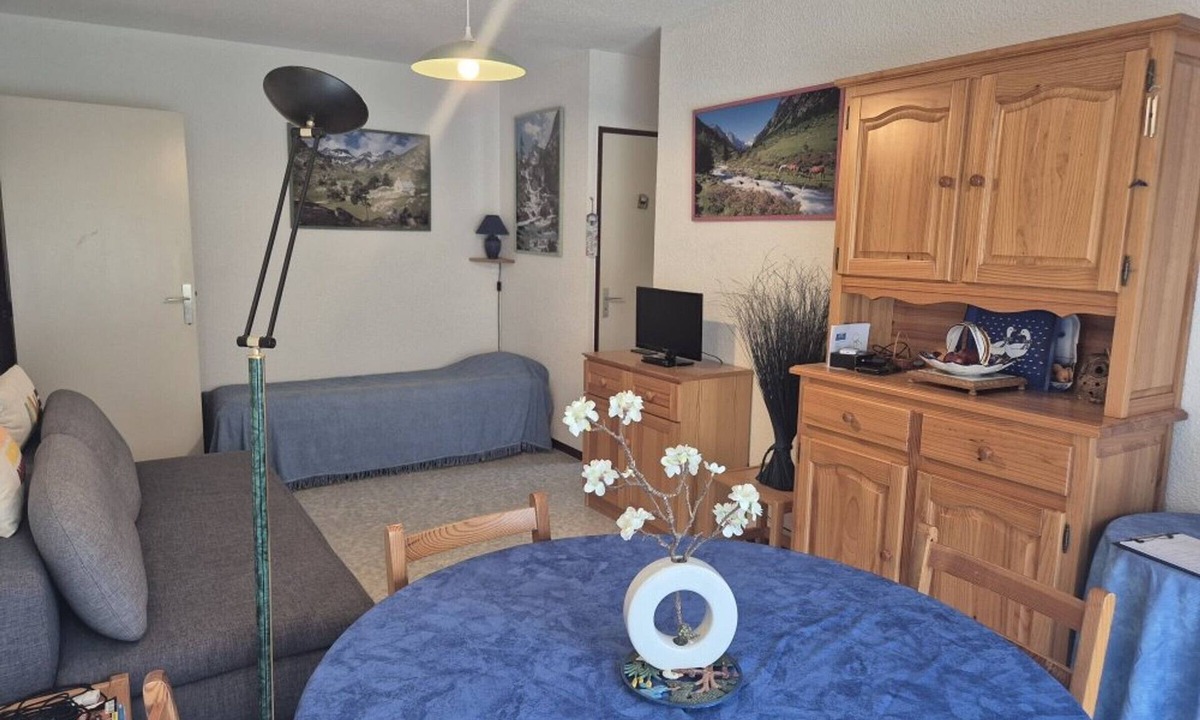 Cauterets Apartment | 2-Bedroom Apartment with Balcony and Parking in Cauterets