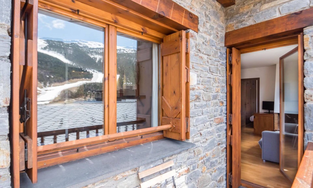El Tarter Apartment | 2 bedroom apartment with balcony and 2 bath.El Tarter. ESQ51