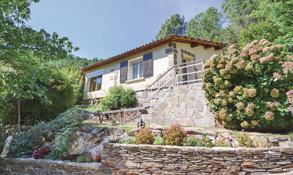 Aujac House | 2 bedroom awesome home in Bedousse