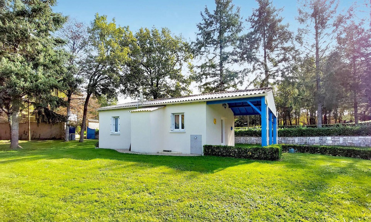 Bagnault House | 2 bedroom awesome home in Souvigne