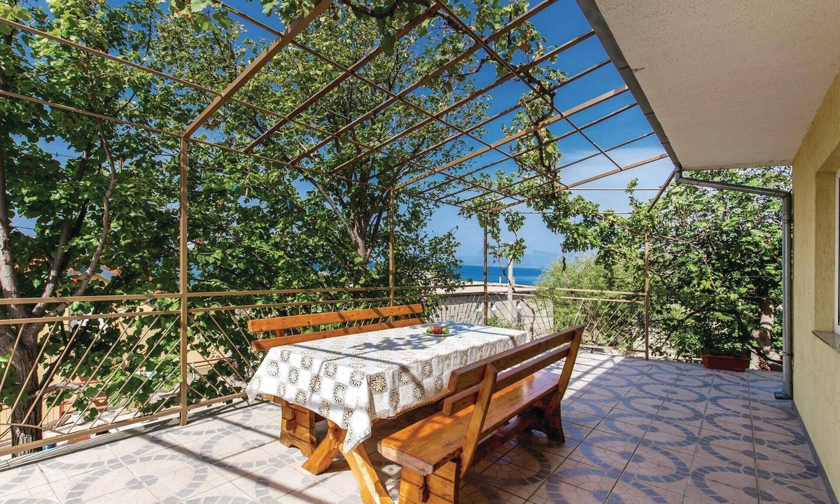 Sveti Juraj Apartment | 2 bedroom beach front apartment in Sveti Juraj