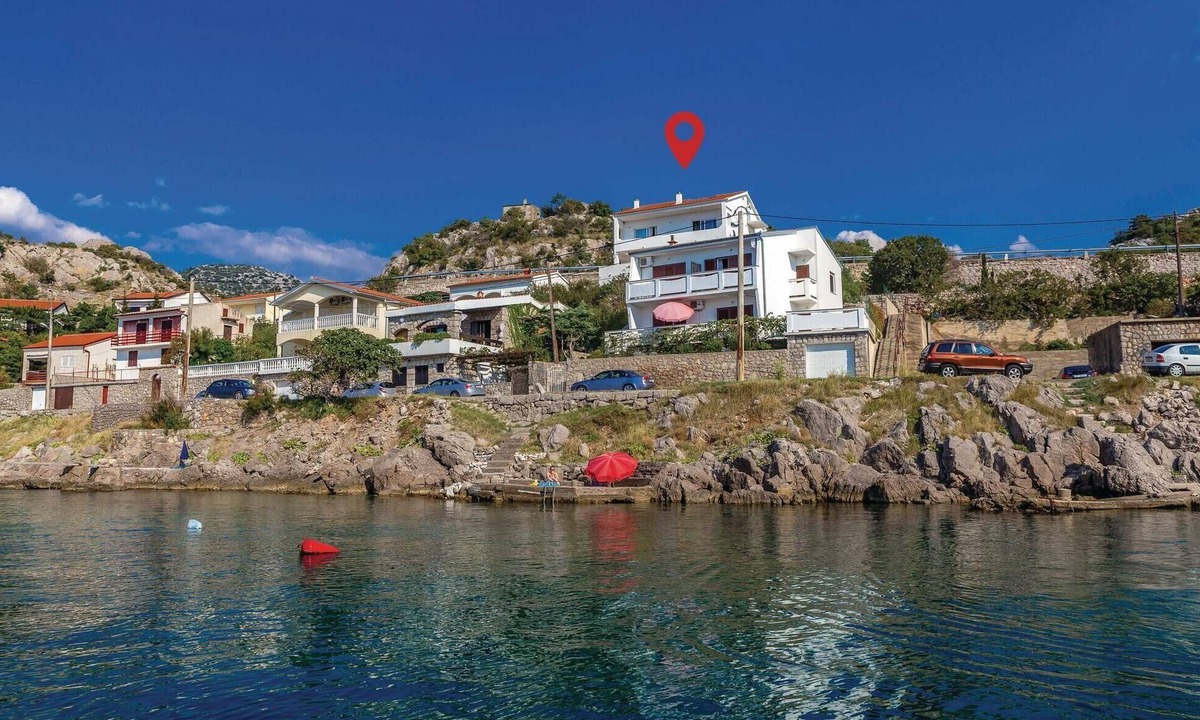 Sveti Juraj Apartment | 2 bedroom beach front apartment in Sveti Juraj