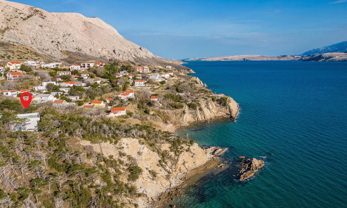 Bosana Apartment | 2 bedroom beach front apartment in Novalja