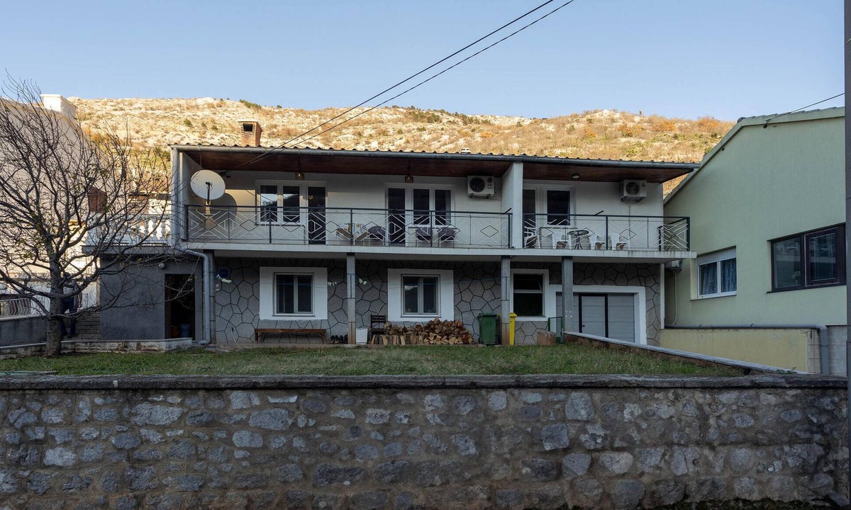Veljun Primorski Apartment | 2 bedroom beach front apartment in Senj