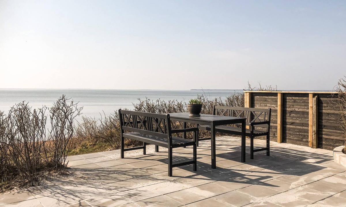 Sjaelborg House | 2 bedroom beach front home in Esbjerg V