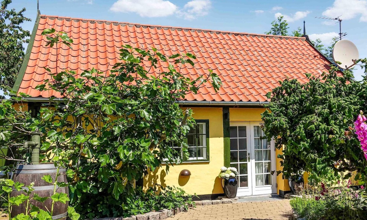 Listed House | 2 bedroom beach front home in Svaneke