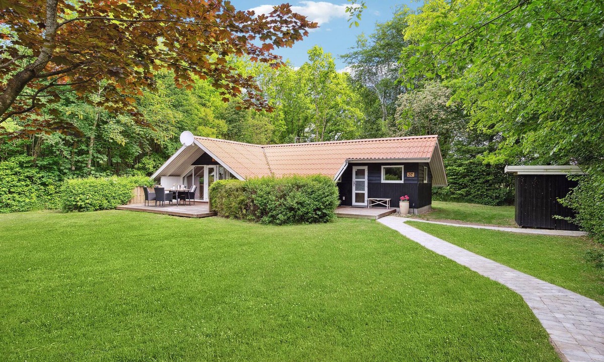 Bork Havn House | 2 bedroom beach front home in Hemmet