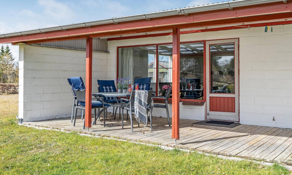 Skaven Strand House | 2 bedroom beach front home in Tarm