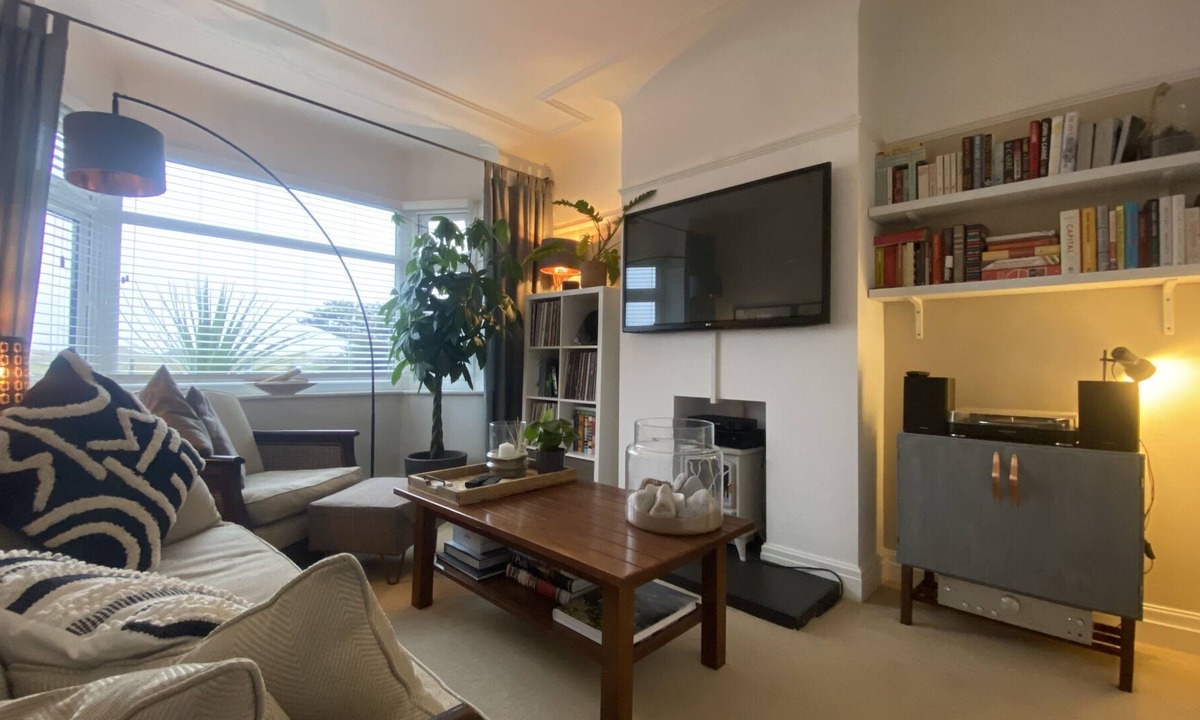 Waterloo House | 2 Bedroom Beachfront Home