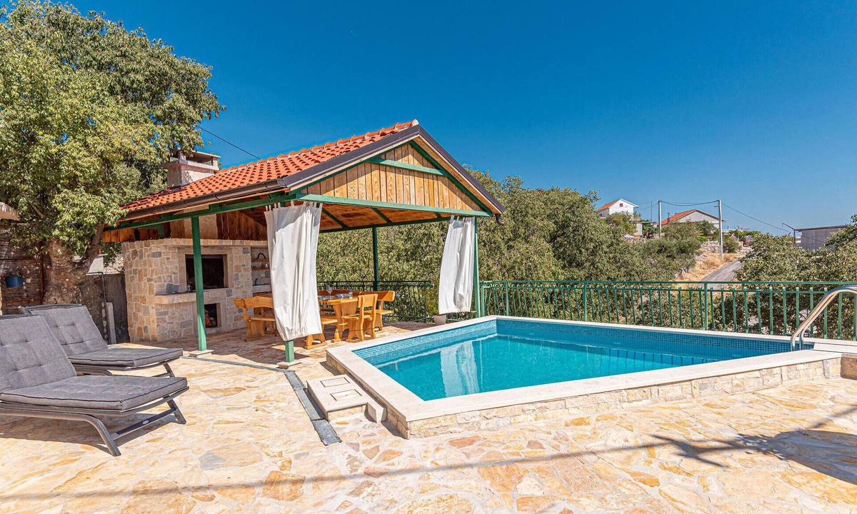 Rogoznica House | 2 bedroom beautiful home in Milinkovica