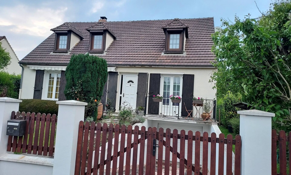 Montvillargenne Bed & Breakfast | 2 Bedroom Bed & breakfast in Gouvieux